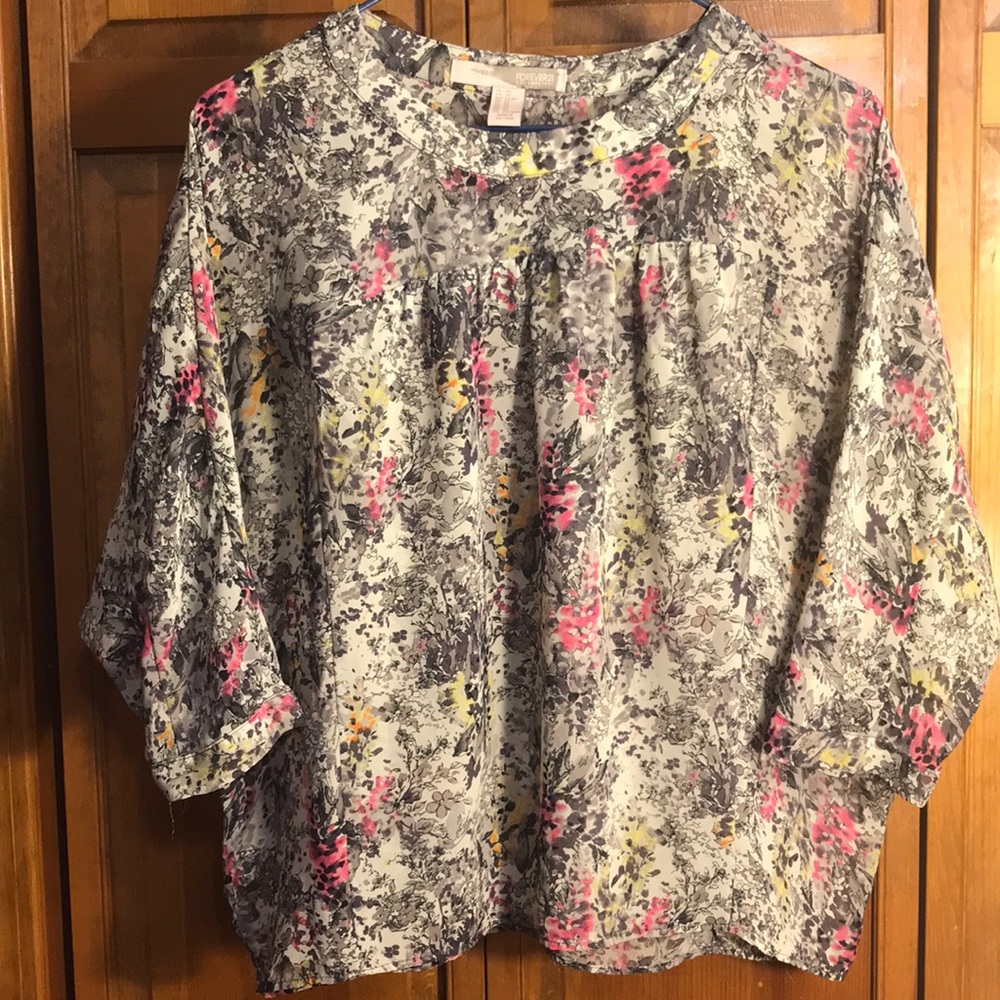 Size XS contemporary style multi color blouse! A fave!